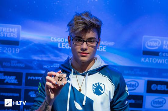 中国战队YB替补GG出战TI14引发热潮